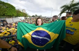 Professora Maria do Carmo chama amazonenses e brasileiros a fazerem parte da mudança em ato ‘Acorda, Brasil’