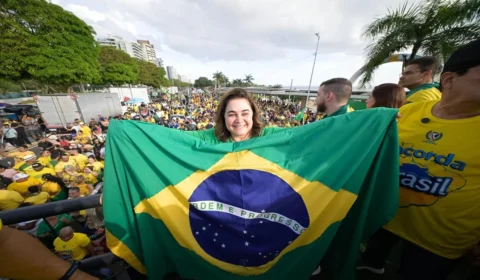 Professora Maria do Carmo chama amazonenses e brasileiros a fazerem parte da mudança em ato ‘Acorda, Brasil’