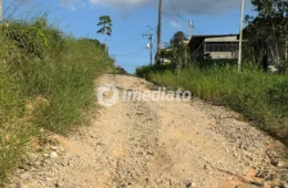 Moradores denunciam risco após escavações em terreno no Santa Etelvina, em Manaus