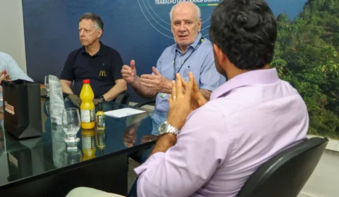 Governo e setor industrial discutem estratégias para fortalecer bioeconomia no Amazonas