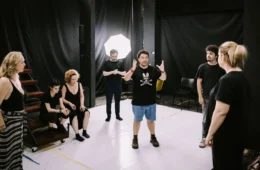 Espetáculo inspirado em “Romeu e Julieta” e na rivalidade dos bois de Parintins estreia no Teatro Amazonas