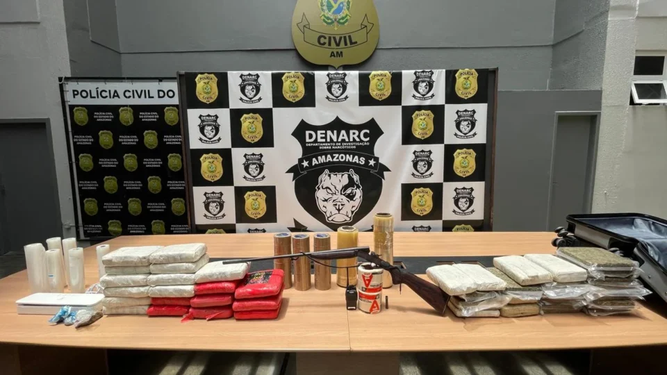 Operação da Polícia Civil prende três suspeitos e apreende 50 quilos de skunk em investigação sobre tráfico entre Manaus e Parintins