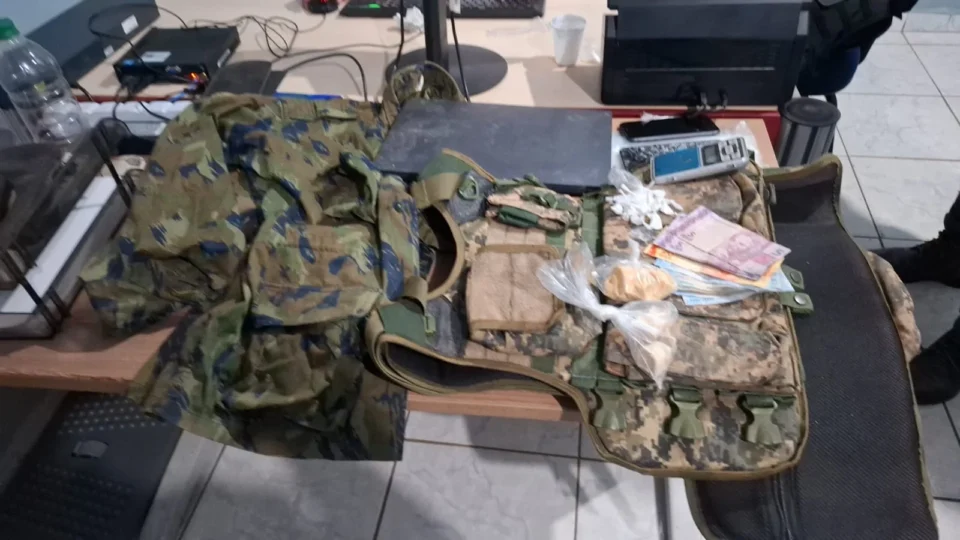 FICCO e PM desarticulam ponto de drogas e prendem suspeito em Porto Velho