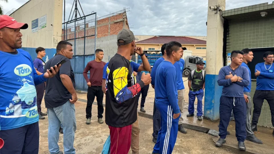 Empregados denunciam falta de benefícios, jornadas exaustivas e descontos indevidos em empresa