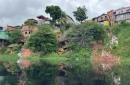 Moradores vivem sob risco de novos deslizamentos e cobram ação urgente das autoridades