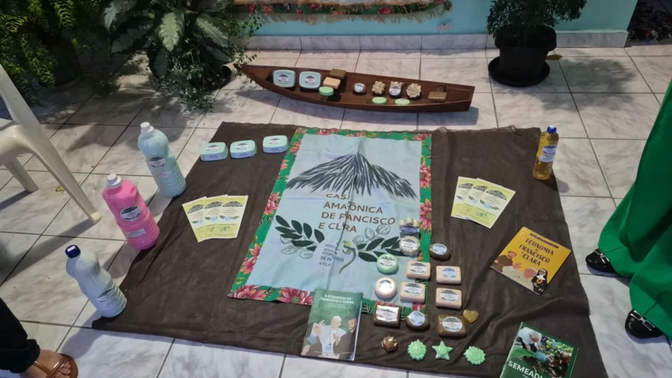 Projeto comunitário transforma resíduos em renda e promove sustentabilidade na zona leste de Manaus