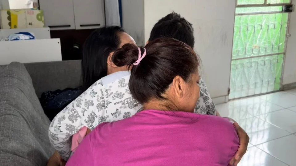 Mãe de criança autista acusa professora de agredir seu filho em escola no Petrópolis