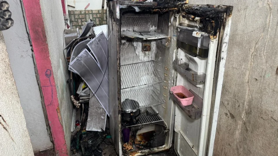 Família perde tudo após incêndio destruir casa na zona norte de Manaus e pede ajuda para recomeçar