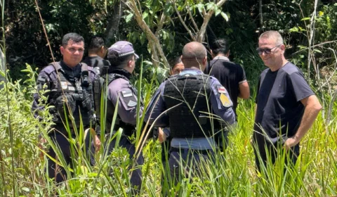 Corpo de homem é achado amarrado em área de mata em Manaus