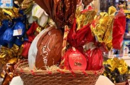 Lojistas da zona leste de Manaus apostam em variedade de ovos de chocolate para impulsionar vendas na Páscoa