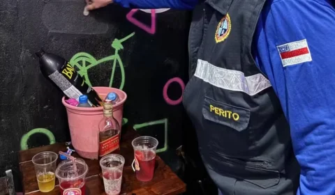 Fiscalização em adegas de Manaus termina com cinco presos e 17 adolescentes acolhidos