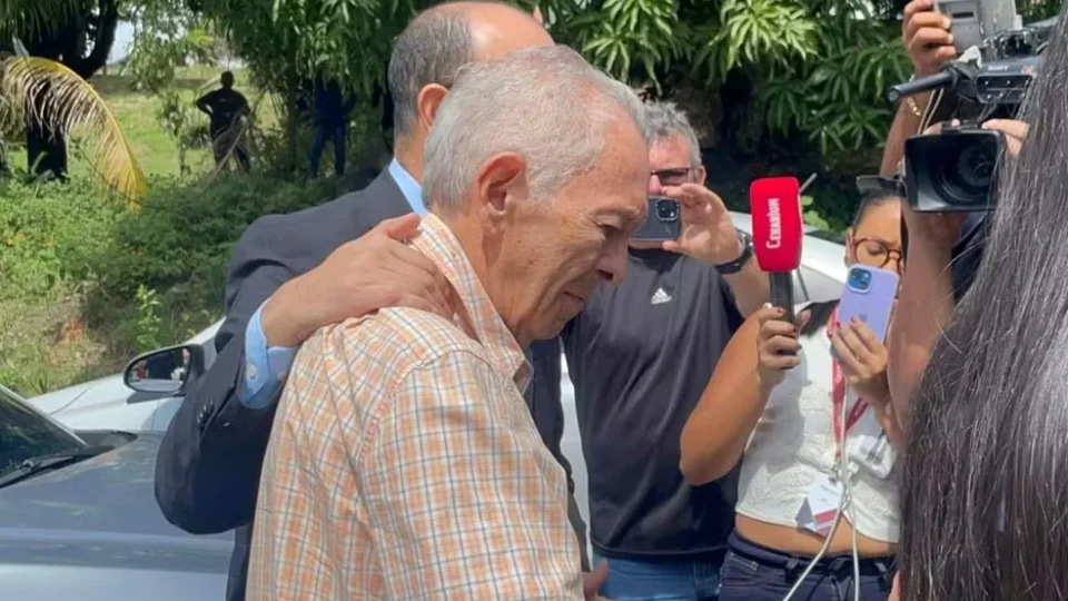 Desembargador aposentado condenado por estuprar a própria neta é preso após se entregar à polícia em Manaus