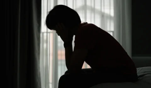 Filho é preso após estuprar a própria mãe enquanto ela dormia em casa na Grande SP