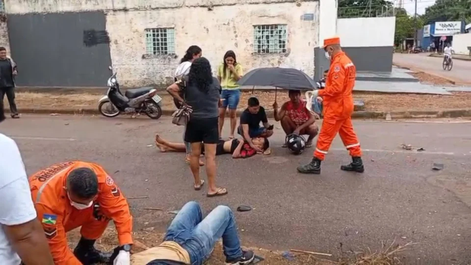 Colisão entre motos deixa três feridos na zona Leste de Porto Velho