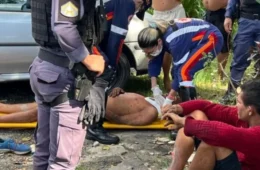 VEJA VÍDEO: dupla é espancada após tentar assaltar mulher na zona leste
