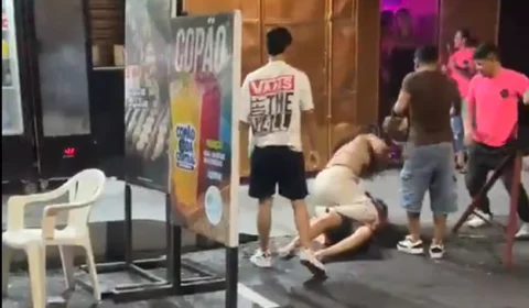 VÍDEO: porradaria na saída de boate no Centro de Manaus causa correria durante a madrugada