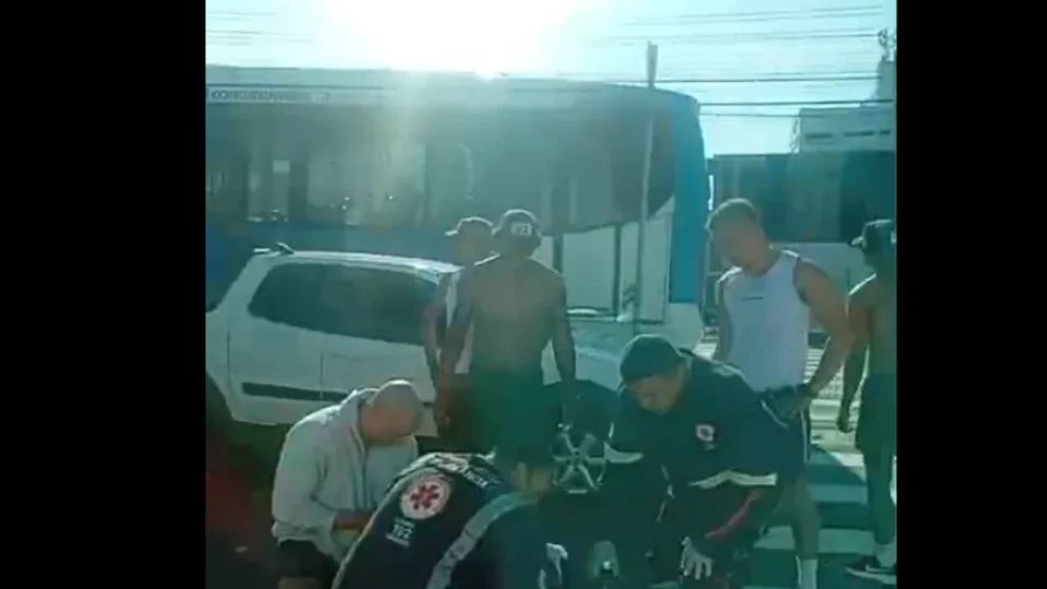 VÍDEOS: atropelamento na Constantino Nery deixa mulher ferida e causa trânsito intenso em Manaus
