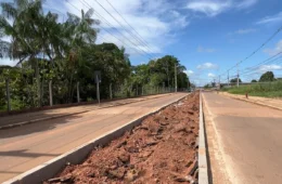 Construção de canteiro central gera transtornos e risco de acidentes na zona Leste de Porto Velho