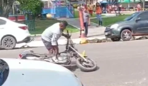 Motociclista danifica o próprio veículo após abordagem em fiscalização
