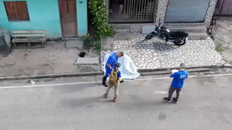 Homem é morto a tiros em frente de casa na Terra Firme