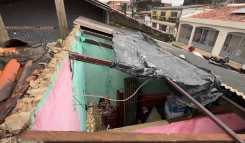 Chuva forte destelha casas e causa prejuízos em bairro de Belém