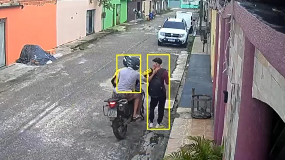 Adolescente é agredido durante assalto no Distrito Industrial, em Ananindeua