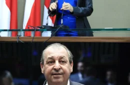 Alessandra Campelo deve ser vice na chapa de Omar Aziz