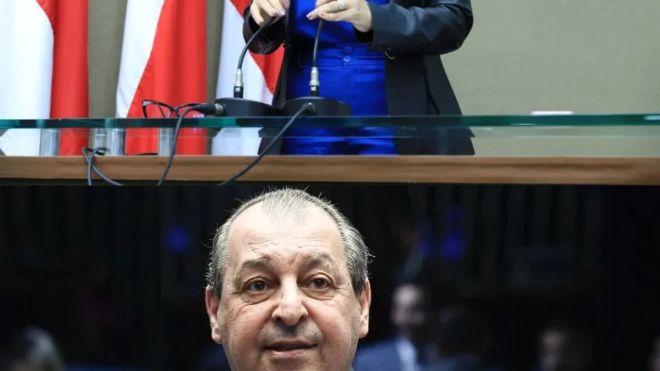 Alessandra Campelo deve ser vice na chapa de Omar Aziz