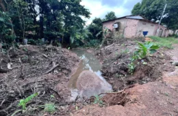 Rua Noroeste segue sem asfalto e moradores enfrentam lama e transtornos na zona Sul de Porto Velho