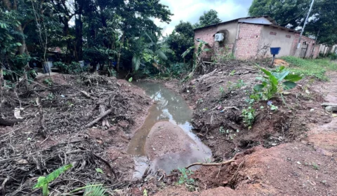 Rua Noroeste segue sem asfalto e moradores enfrentam lama e transtornos na zona Sul de Porto Velho
