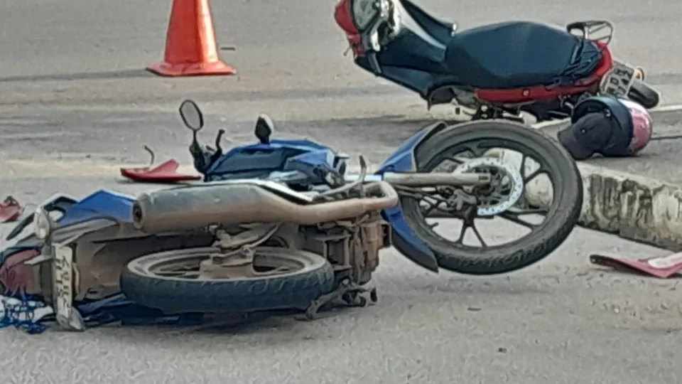 Colisão entre motos deixa dois feridos em cruzamento movimentado de Porto Velho
