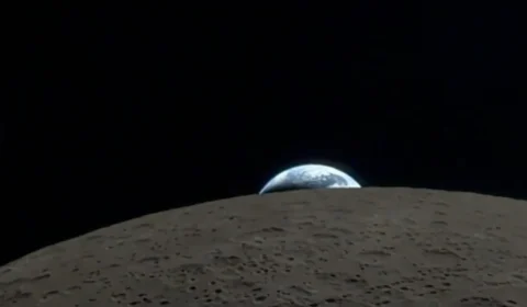 Vídeo: ‘Pôr da Terra’ do espaço é registrado por astronauta da Artemis II na órbita lunar