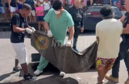 Veja o vídeo: Homem é morto com facada no pescoço dentro de kitnet no Coroado 2