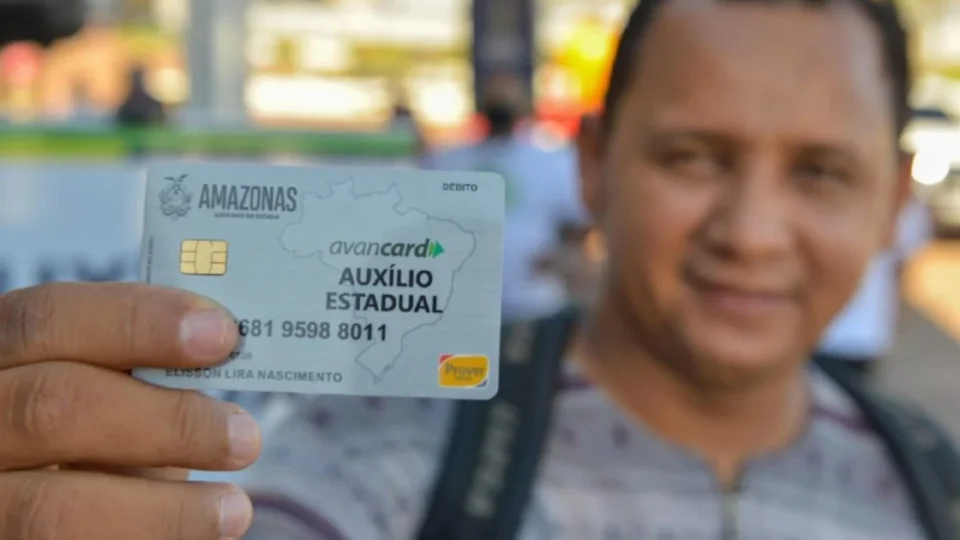 Vídeo: Governador interino anuncia pagamento do Auxílio Estadual para mais de 300 mil famílias no Amazonas