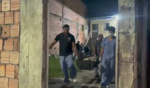 Vídeo: veja o momento da remoção do corpo encontrado em kitnet no Tancredo Neves