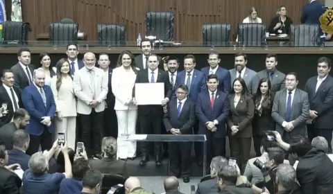 Roberto Cidade toma posse como governador do Amazonas em cerimônia na Aleam
