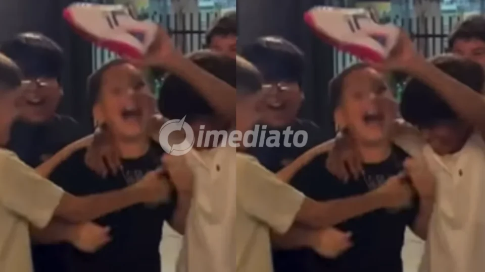 VÍDEO: Menino de 11 anos ganha chuteira nova da irmã e celebra com amigos após sofrer bullying