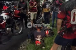 VÍDEO: Colisão entre carro e moto deixa motociclista e passageiro feridos na Avenida Cosme Ferreira, em Manaus