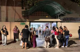 ‘Fomos impedidos de entrar por pendência financeira’, diz estudante após alunos serem barrados em faculdade de Manaus