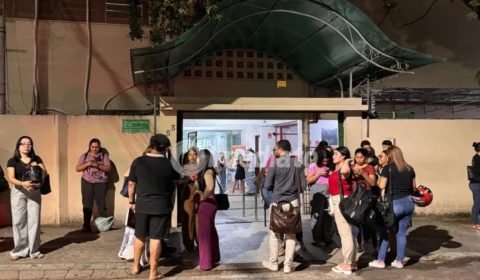 ‘Fomos impedidos de entrar por pendência financeira’, diz estudante após alunos serem barrados em faculdade de Manaus