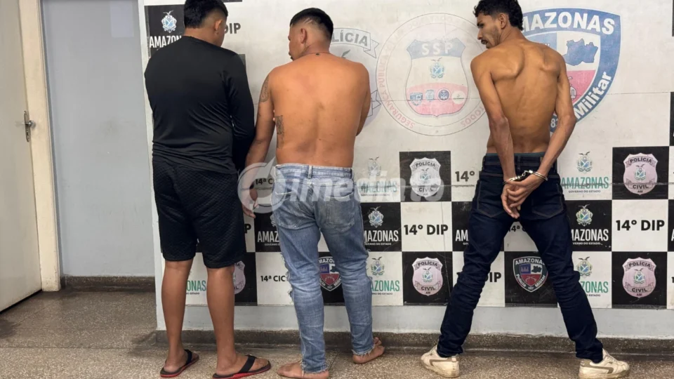 Polícia Militar prende trio suspeito de arrastões na Zona Leste de Manaus com simulacros e celulares roubados