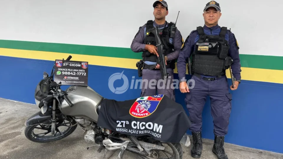 Dupla suspeita de assaltos foge da PM, cai durante perseguição e um é preso com celulares e simulacro de arma no bairro Cidade Nova