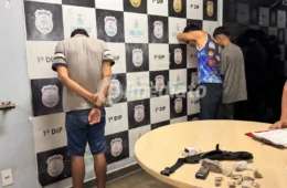 Homem é preso por venda de drogas e dois usuários são detidos após denúncia no bairro Praça 14