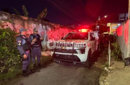 Homem é abordado por criminosos em moto e morto a tiros em frente à residência no bairro Compensa, em Manaus