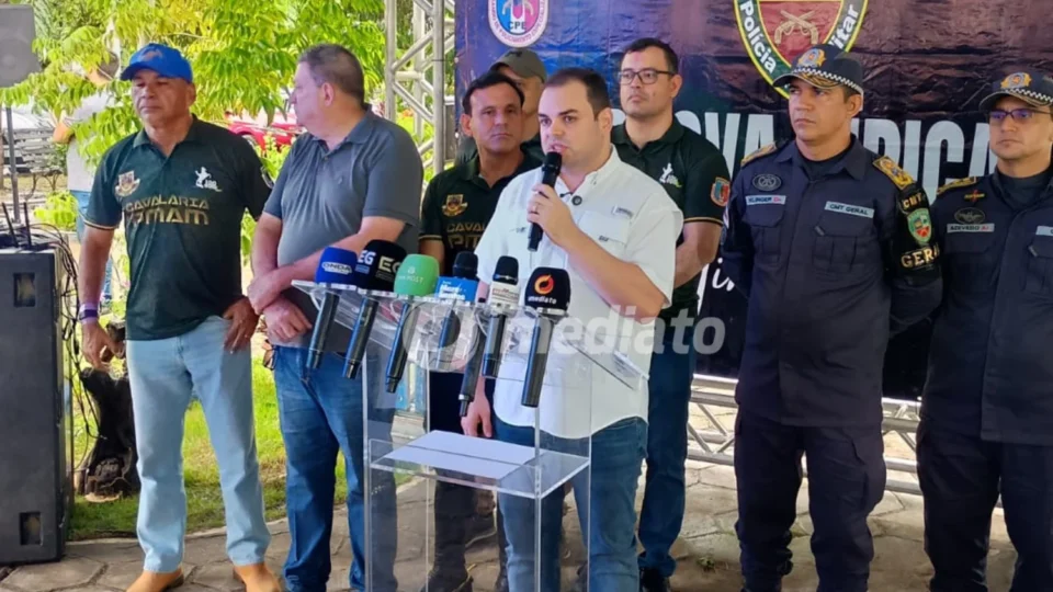 Governador interino Roberto Cidade acompanha Prova Hípica Noturna da PMAM em Manaus