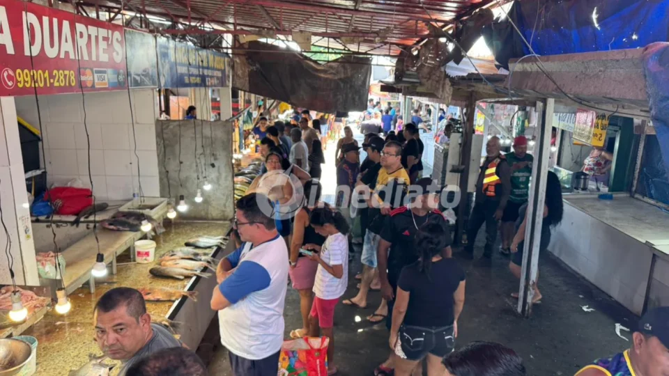 Feira do Coroado registra intensa movimentação na Sexta-feira Santa com peixe a partir de R$ 60
