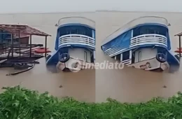 VÍDEO: Embarcação naufraga na orla de Manacapuru durante forte chuva no Amazonas