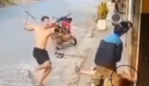 VEJA VÍDEO: Homem tenta matar ex-mulher com ‘machadinha’ e acaba morto com golpe de barra de ferro