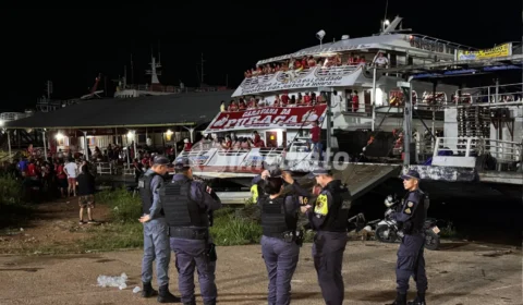 Superlotação em embarcação para Parintins causa tumulto, revolta e prejuízo a passageiros em Manaus