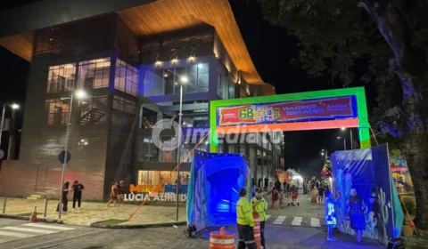 Abertura do Festival Folclórico do Amazonas movimenta o Centro de Manaus com apresentações culturais